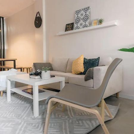 Two Bedroom Residential Home With Own Parking Angeles Exteriör bild