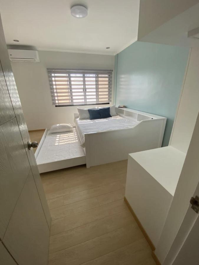 Two Bedroom Residential Home With Own Parking Angeles Exteriör bild
