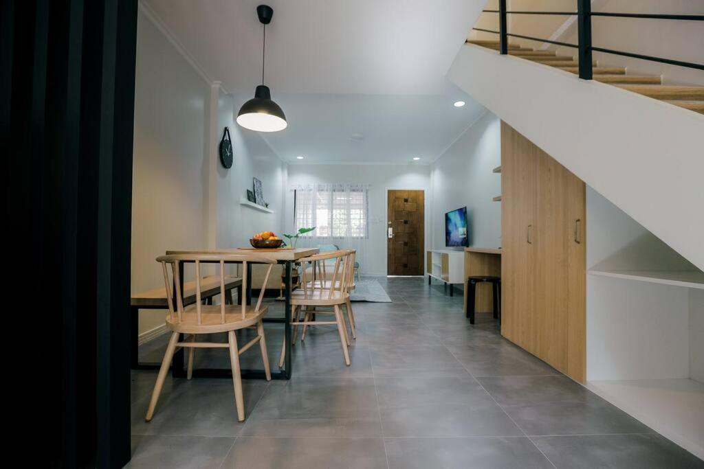 Two Bedroom Residential Home With Own Parking Angeles Exteriör bild