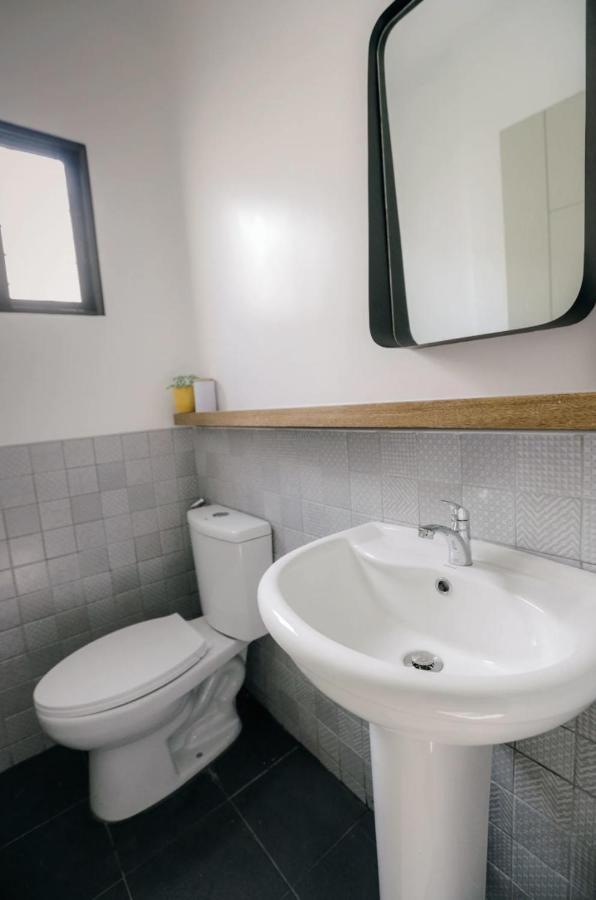 Two Bedroom Residential Home With Own Parking Angeles Exteriör bild